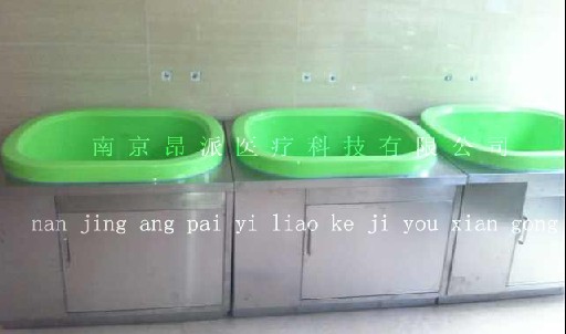 慶祝昂派醫(yī)療與薪春縣婦幼保健院網(wǎng)絡(luò)簽訂的洗嬰護(hù)理臺(tái)10套，現(xiàn)已經(jīng)完成安裝，調(diào)試交付院方正式使用。